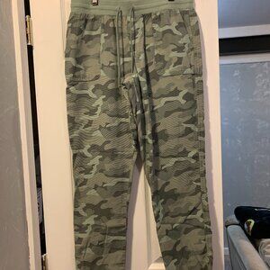 Womens light weight camo print pant